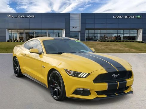 Used 2015 Ford Mustang GT Premium image 4