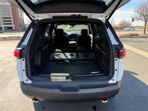 Used 2023 Chevrolet Traverse LT image 6