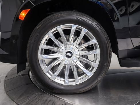 Used 2021 Cadillac Escalade Premium Luxury AWD/4WD image 11