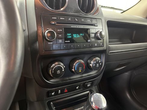 Used 2015 Jeep Patriot Latitude image 23