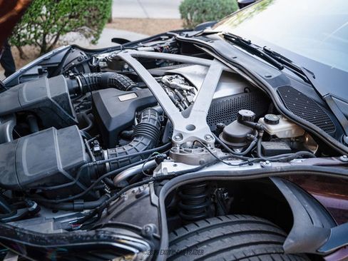 Used 2018 Aston Martin DB11 Coupe image 15