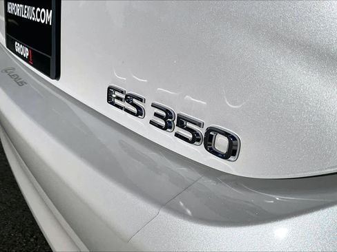 Used 2025 Lexus ES 350 image 9