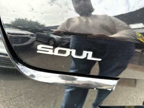 Used 2024 Kia Soul LX w/ Option Group 015 FWD image 8