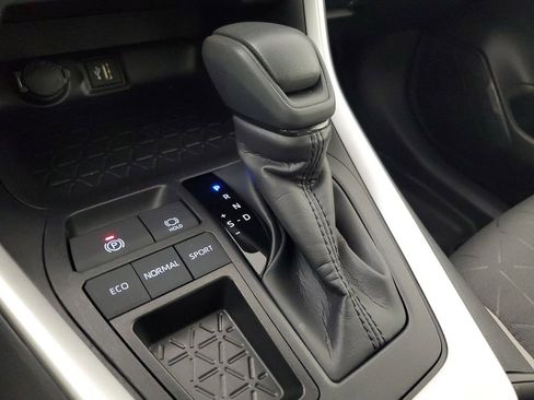 Used 2025 Toyota RAV4 XLE w/ Convenience Package image 32