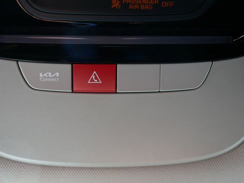 Certified 2025 Kia Sportage SX Prestige image 33