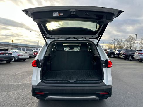 Used 2024 Toyota Grand Highlander Limited image 11