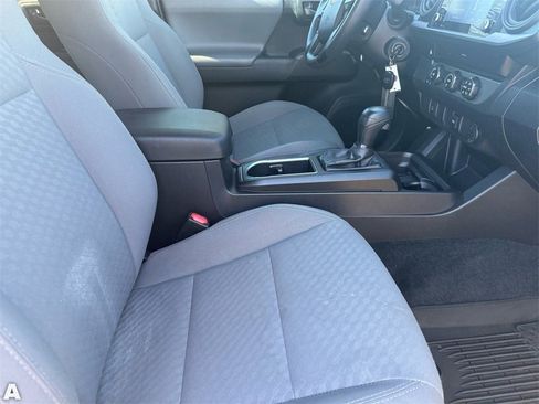 Used 2022 Toyota Tacoma SR image 18