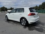 Used 2016 Volkswagen e-Golf SE image 3