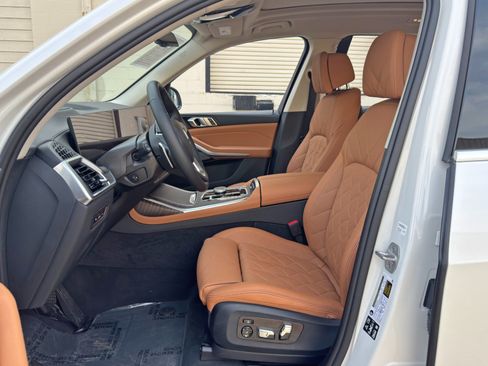 Used 2024 BMW X7 xDrive40i AWD/4WD image 17