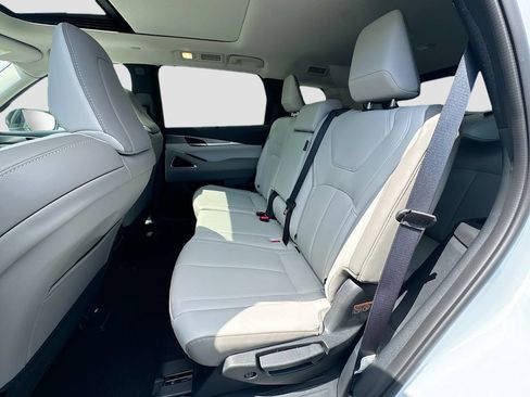Certified 2026 INFINITI QX60 Luxe w/ Cargo Package FWD image 27