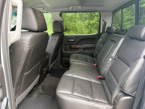 Used 2018 GMC Sierra 1500 SLT w/ SLT Preferred Package AWD/4WD image 27