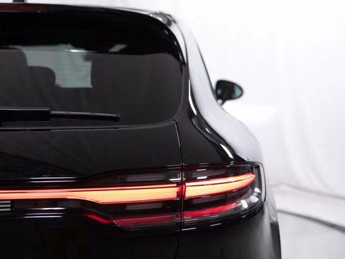Certified 2026 Porsche Macan AWD/4WD image 21