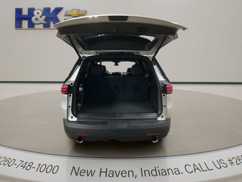 Used 2022 Chevrolet Traverse RS w/ LPO, "Hit The Road" Package AWD/4WD image 8