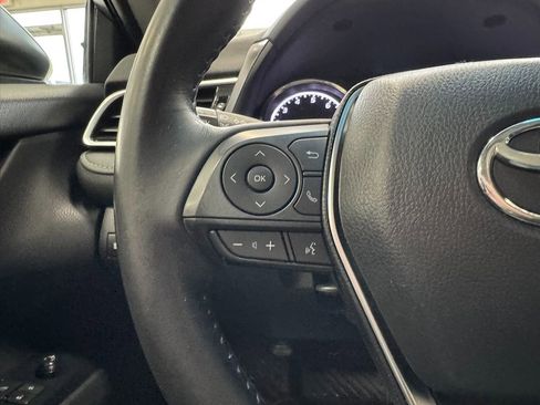 Used 2018 Toyota Camry SE w/ Moonroof Package FWD image 40