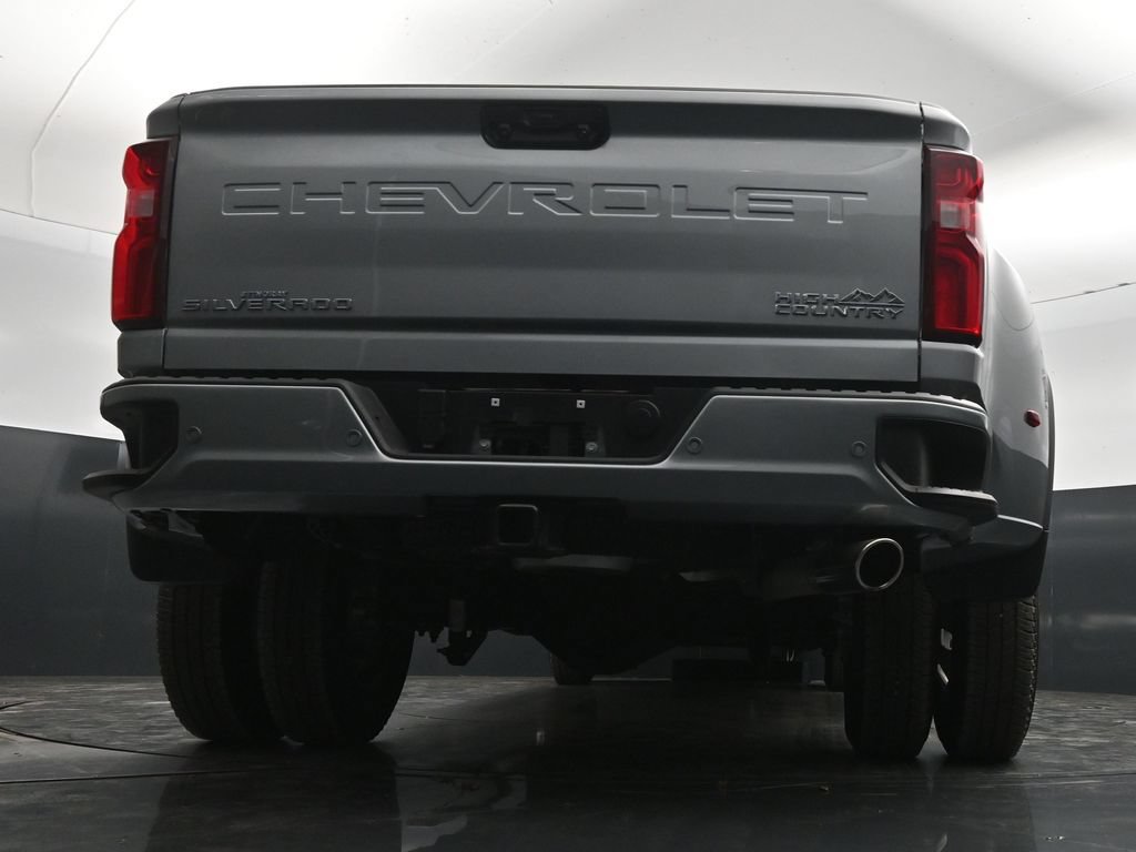 Used 2026 Chevrolet Silverado 3500 High Country w/ Technology Package AWD/4WD image 31