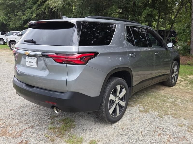Used 2023 Chevrolet Traverse LT w/ LT Premium Package FWD image 14