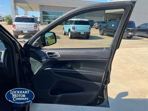 Used 2017 Jeep Grand Cherokee Limited RWD image 21