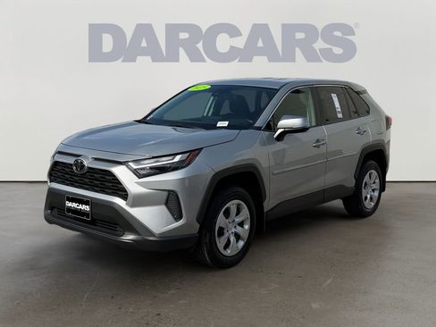 Used 2025 Toyota RAV4 LE image 3
