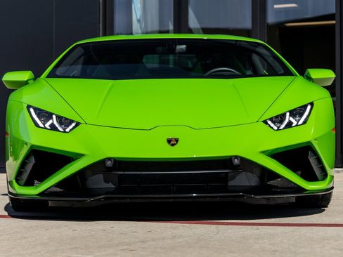 Used 2023 Lamborghini Huracan EVO image 4