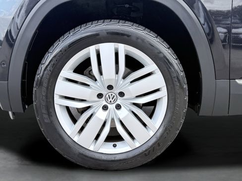 Used 2018 Volkswagen Atlas SEL Premium image 13