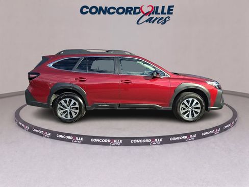 Certified 2025 Subaru Outback Premium AWD/4WD image 8