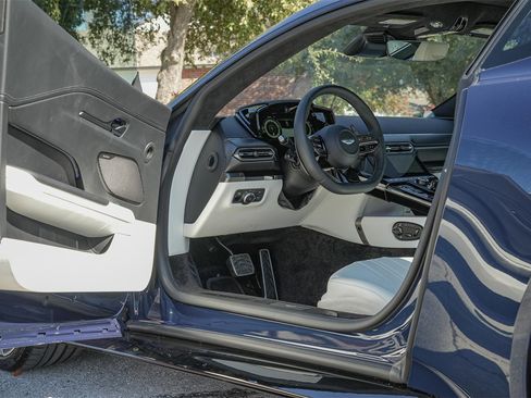 New 2025 Aston Martin V8 Vantage Coupe image 33