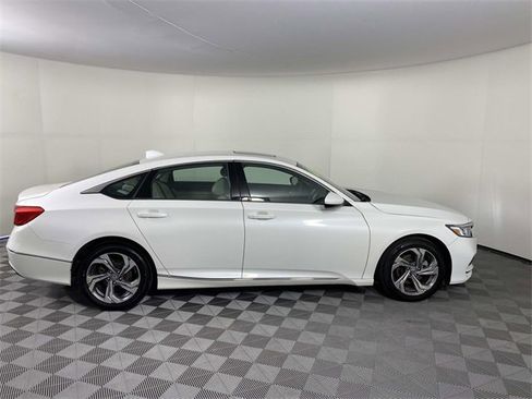 Used 2018 Honda Accord EX image 9