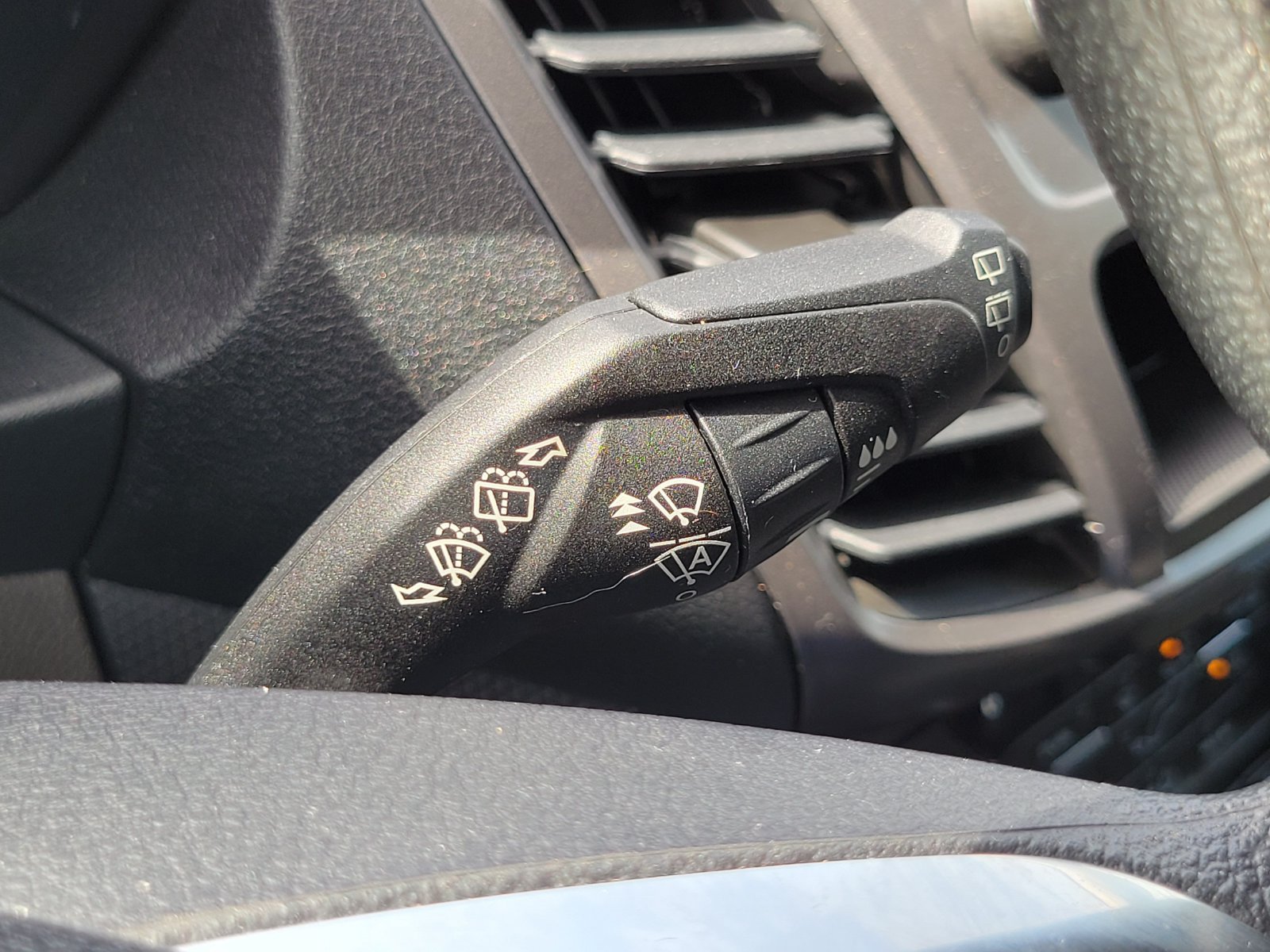 Used 2022 Ford Transit Connect XLT FWD image 19