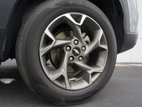 Used 2025 Chevrolet Trax LT w/ LT Convenience Package FWD image 33