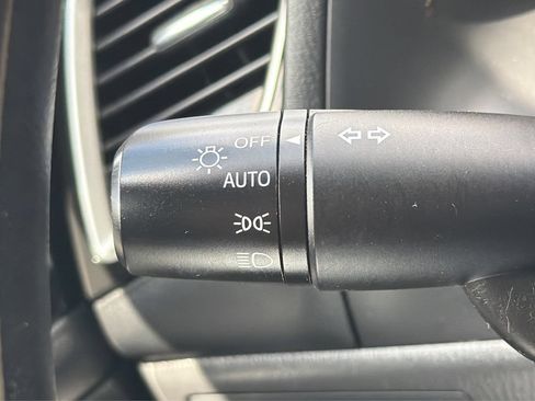 Used 2016 MAZDA MAZDA3 i Sport w/ Preferred Equipment Package FWD image 17