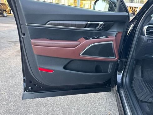 Used 2023 Kia Telluride SX image 10