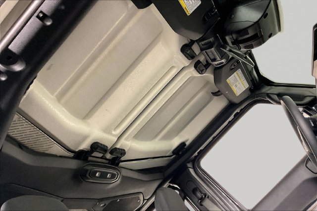 Used 2026 Jeep Wrangler Unlimited Sahara AWD/4WD image 24