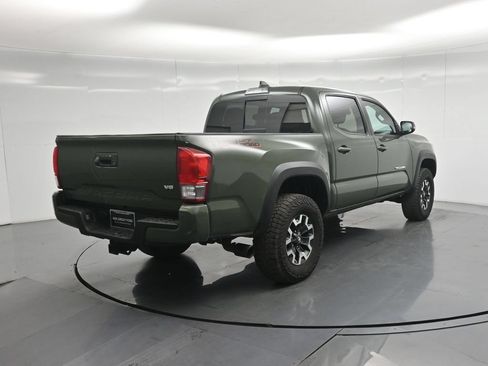 Used 2022 Toyota Tacoma TRD Off-Road w/ Technology Package RWD image 30
