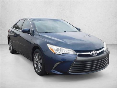 Used 2017 Toyota Camry XLE FWD image 5