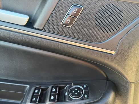 Used 2023 Ford Edge SEL image 9