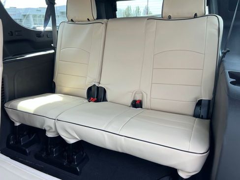 Used 2024 GMC Yukon XL SLT w/ SLT Luxury Package AWD/4WD image 25