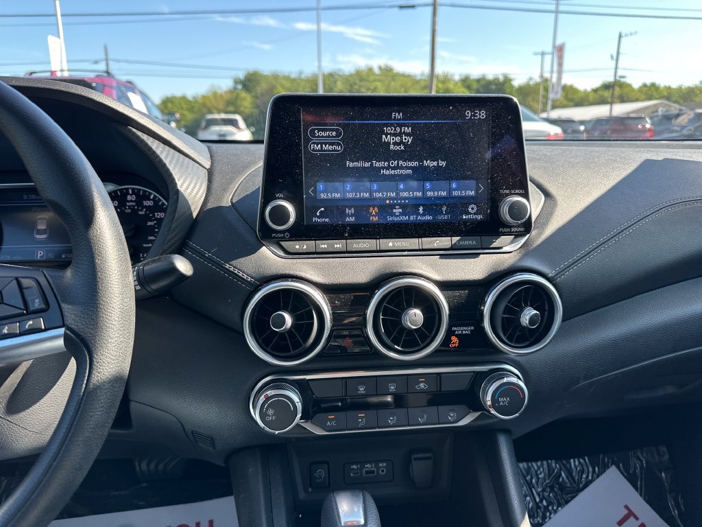 Used 2024 Nissan Sentra SV FWD image 33