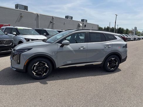New 2026 Kia Sportage EX FWD image 4
