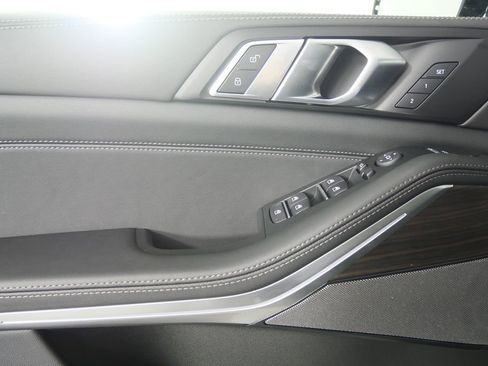 Used 2026 BMW X5 xDrive40i w/ M Sport Package image 8