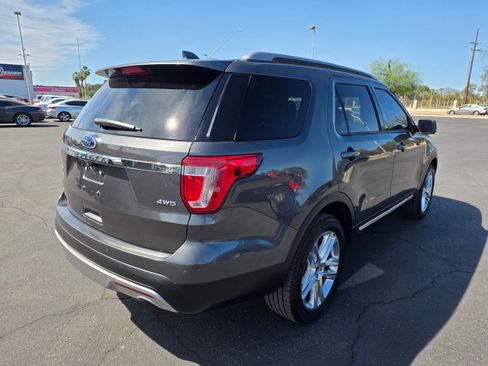 Used 2017 Ford Explorer XLT w/ Equipment Group 202A image 5