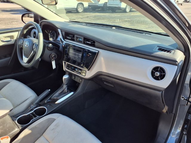 Used 2017 Toyota Corolla LE w/ Carpet Mat Package (TMS) FWD image 45