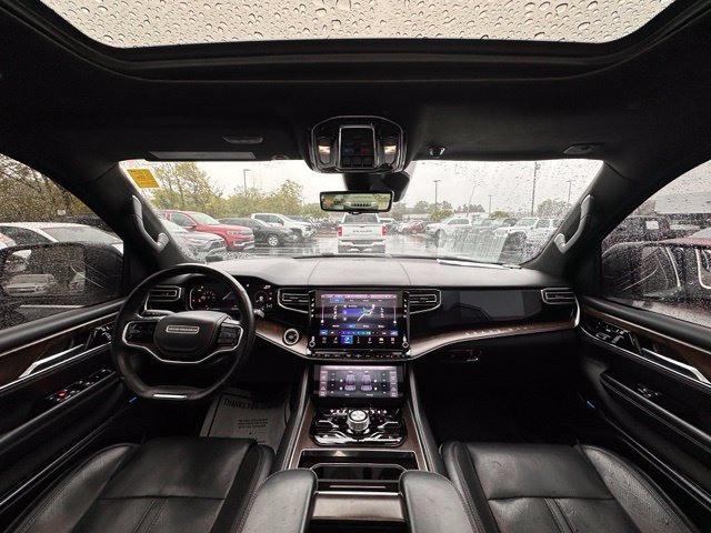 Used 2022 Jeep Grand Wagoneer Series II w/ Premium Group II AWD/4WD image 2