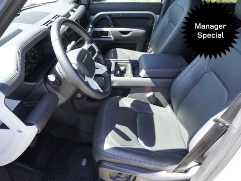 Used 2024 Land Rover Defender 110 SE AWD/4WD image 19