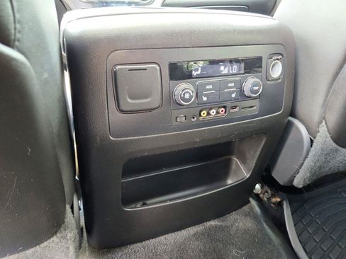 Used 2015 Chevrolet Suburban LTZ AWD/4WD image 13
