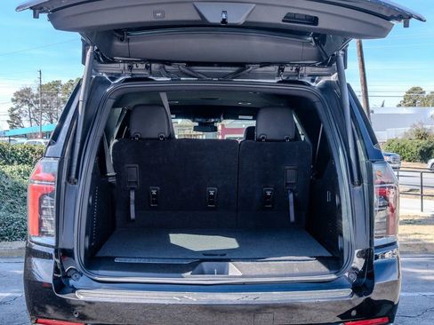 Used 2025 Chevrolet Suburban Z71 image 25
