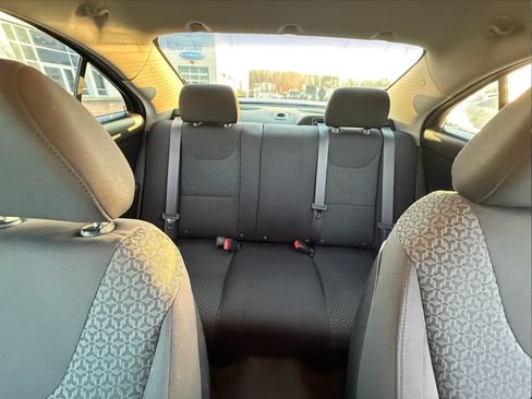 Used 2009 Pontiac G6 Sedan w/ Sport Package 1 FWD image 6