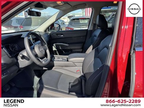 Certified 2024 Nissan Pathfinder SL image 11