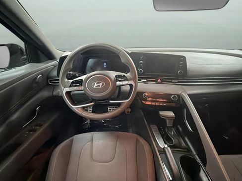 Used 2025 Hyundai Elantra Sport FWD image 10