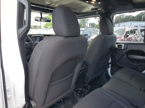 Used 2023 Jeep Gladiator Sport AWD/4WD image 13