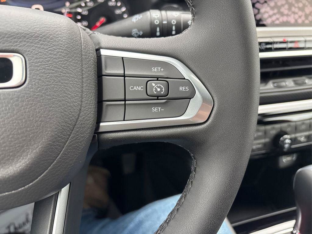 New 2026 Jeep Compass Latitude AWD/4WD image 23